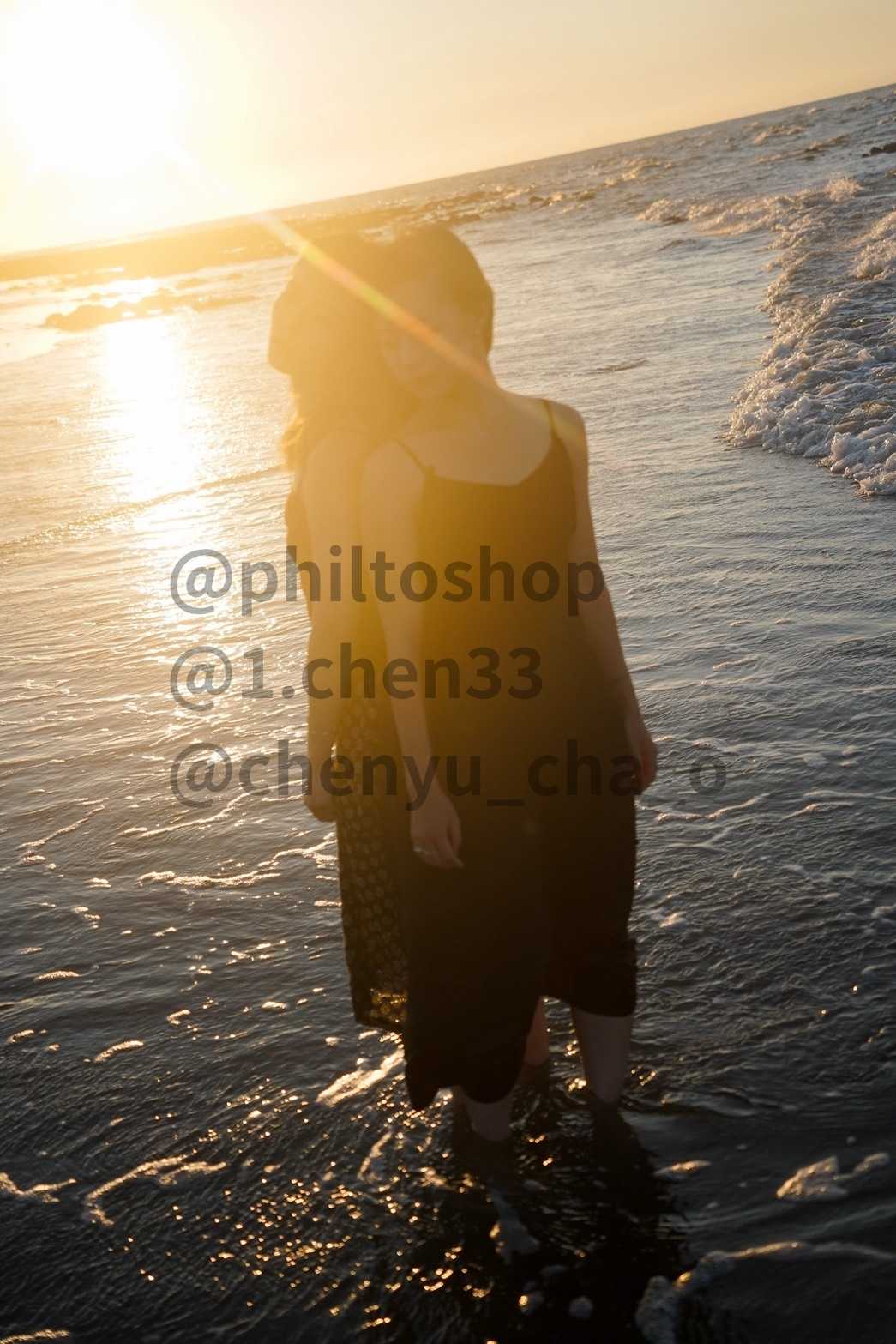 Philtoshp人像攝影作品-享受夕陽灑落在沙灘上的兩個靈魂