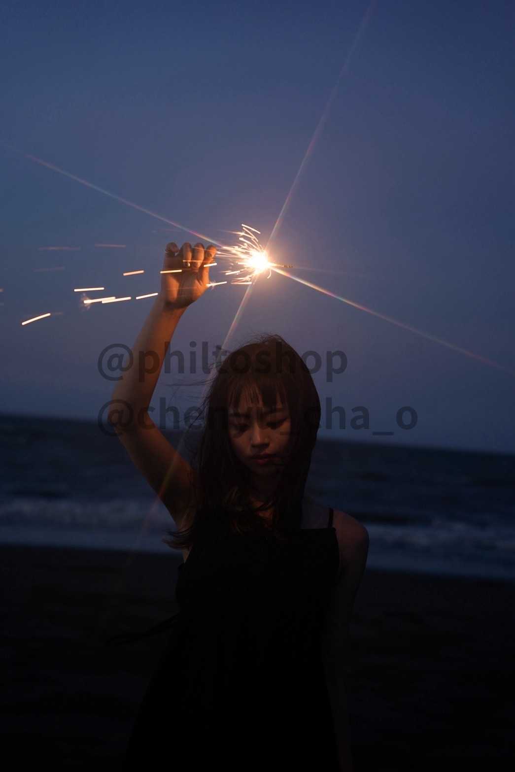 Philtoshp人像攝影作品-享受夕陽灑落在沙灘上的兩個靈魂