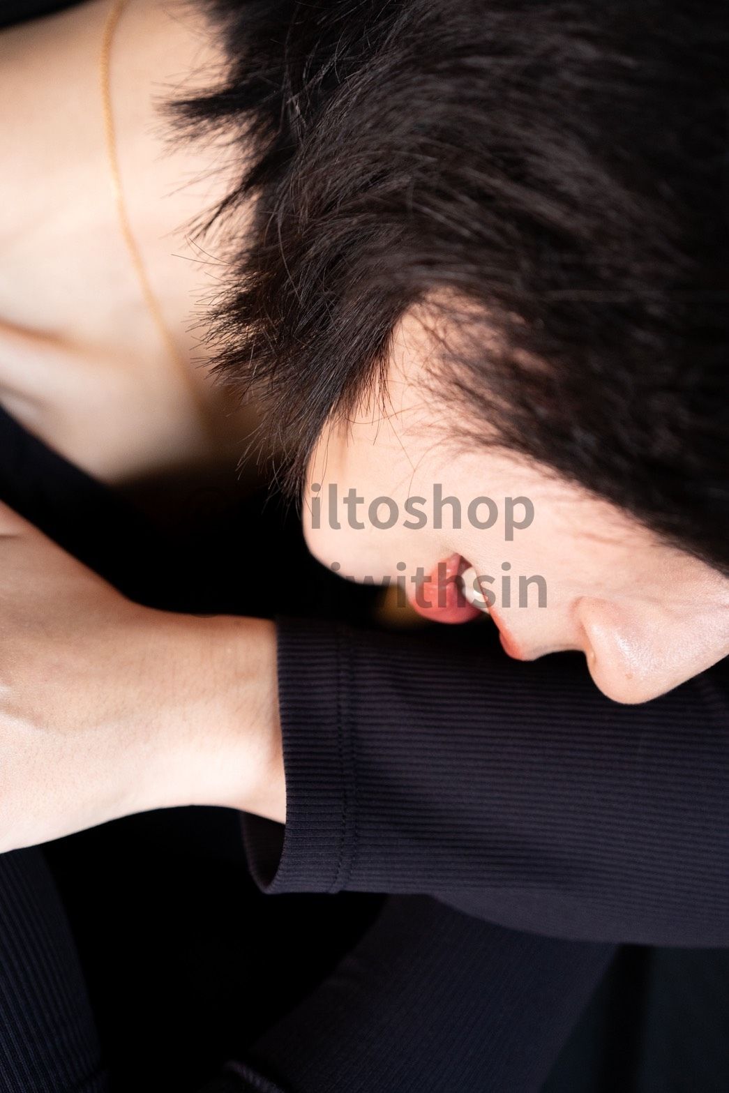 Philtoshp人像攝影作品-專注於穿搭品味的展現與光影結合