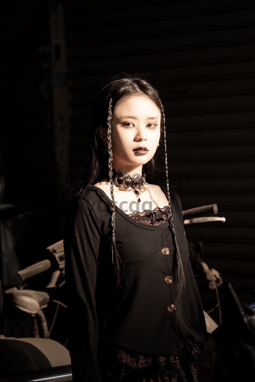 Philtoshp人像攝影作品-暗黑哥德風的魔女降臨人間